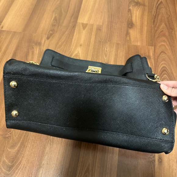 Michael Kors bag - Picture 3 of 7